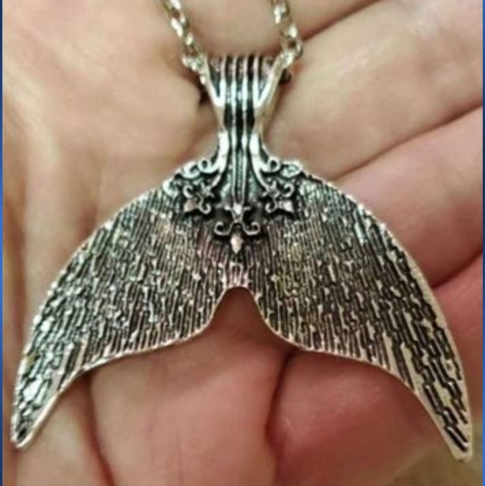 New Mermaid tail fish tail necklace
